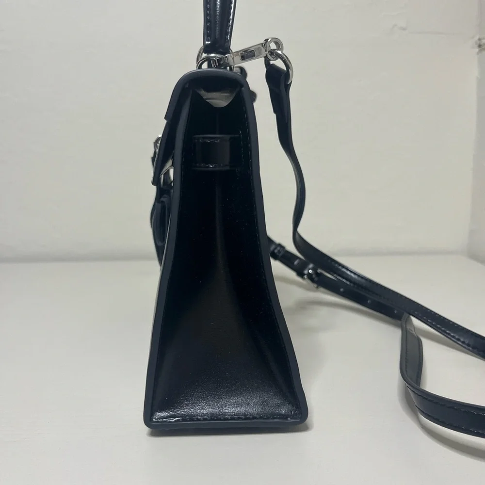 Elegant Black Handbag - Picture 2 of 4